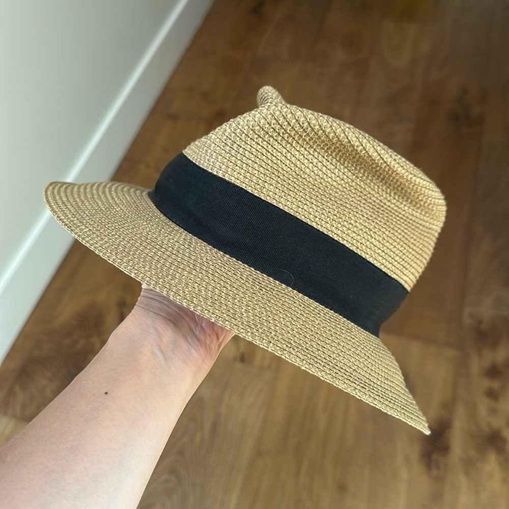 Like new Eric Javits Squishee Classic Fedora